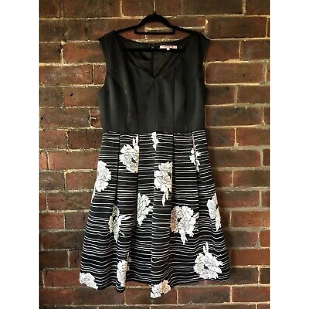 Review Australia black & white cocktail dress